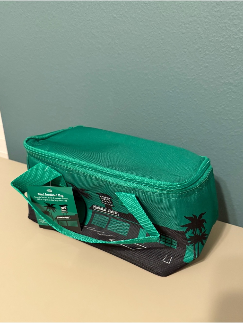 NWT Trader Joe’s Green Mini Insulated Lunch Bag Tote Pasadena Limited Edition